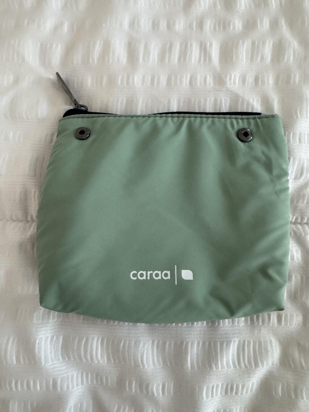 New Caraa Travel Bag Pouch Mint Green Puffer Zip Closure Snap Bag Mesh Amenity